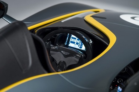 Xe CC100 Speedster được lấy cảm hứng thiết kế từ chiếc xe đua Aston Martin DBR1 đời 1959